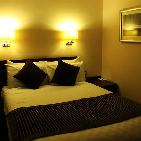 The Royal Angus Hotel 3*
