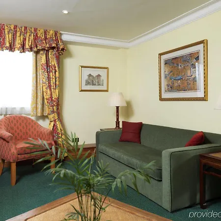 Hotel The Royal Angus 3*